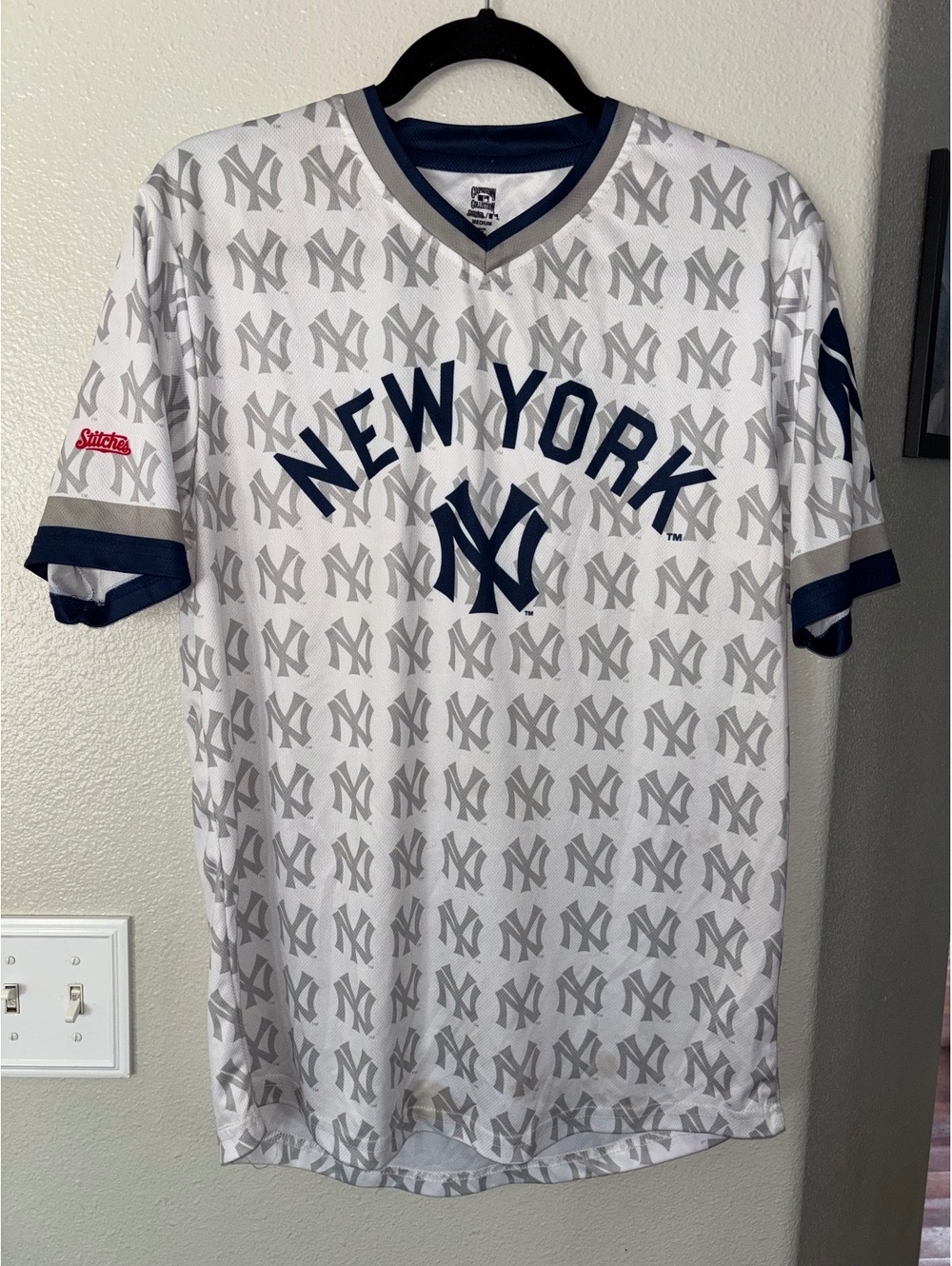 Stitches MLB New York Yankees Cooperstown Collection Jersey - Medium READ